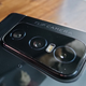 Imagen para el artículo titulado Asus Zenfone 8 Flip: un móvil sin cámara delantera para ser el rey de los selfies